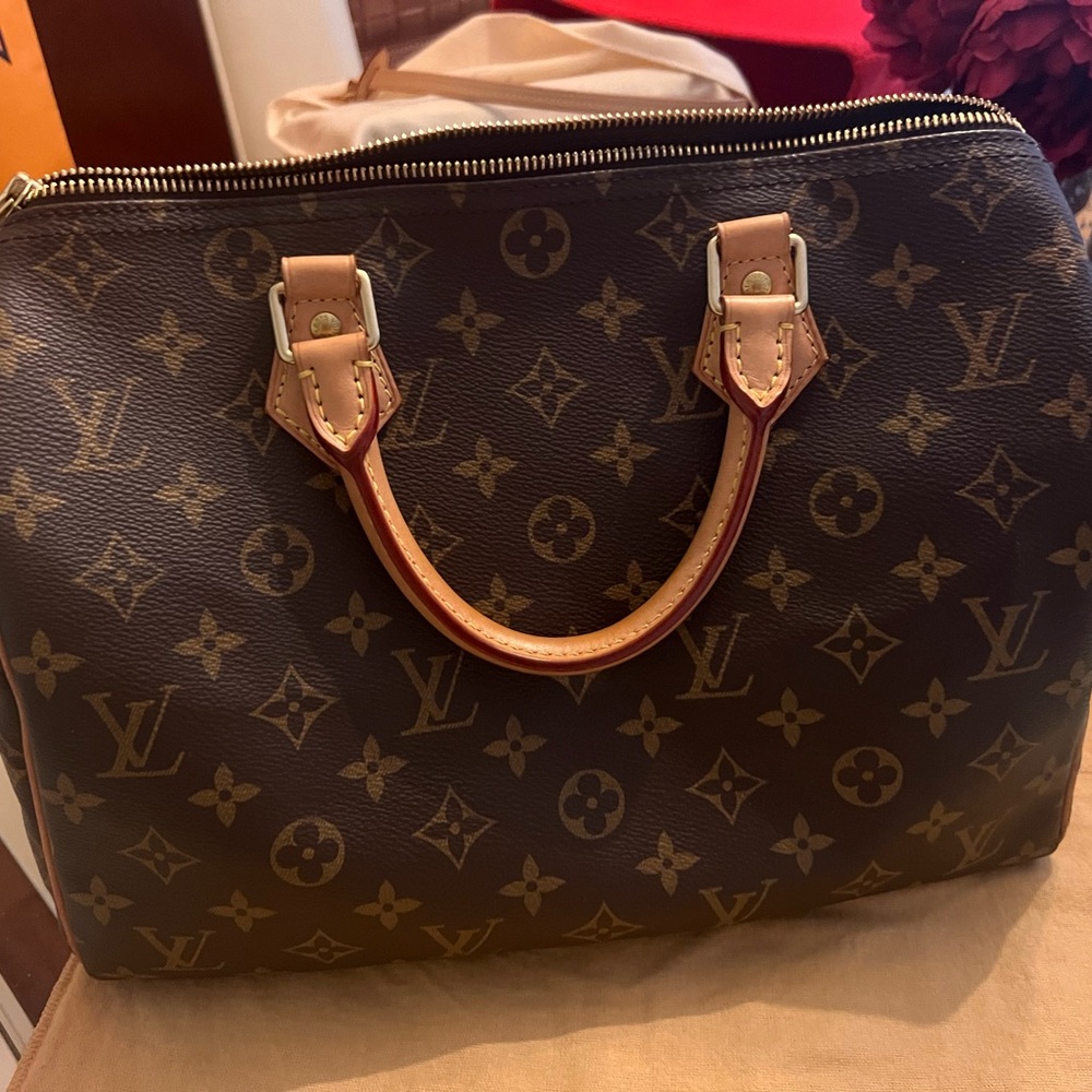 Authentic Louis Vuitton Monogram Speedy 30